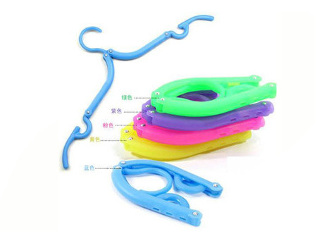 出差旅游必备旅行便携衣架 户外塑胶折叠衣架 晾晒衣架